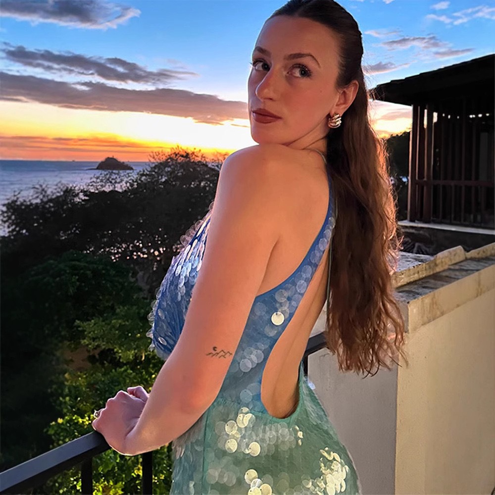فستان نسائي Y2K من ONE TO WAN  - مراجعة Y2K Backless Halter Mini Dress وسعره